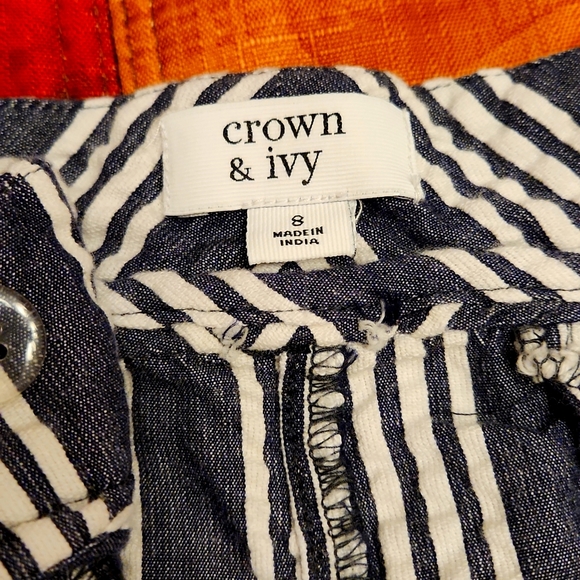 Cute! Blue and white shorts with scallop leg - Picture 3 of 4